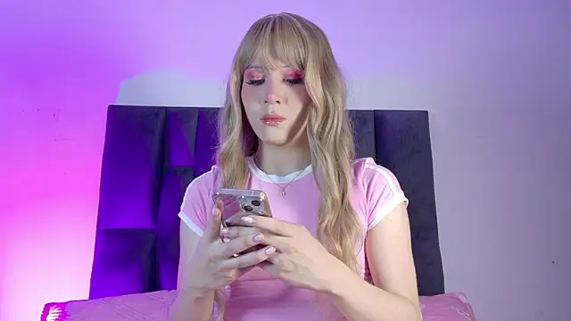 Snapshot of little_bonniie chatting on May 14, 7:42 pm little bonniie online show from May 14, 7:42 pm