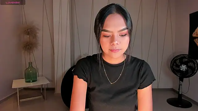 SaphiraJames online show from July 16, 3:01 am