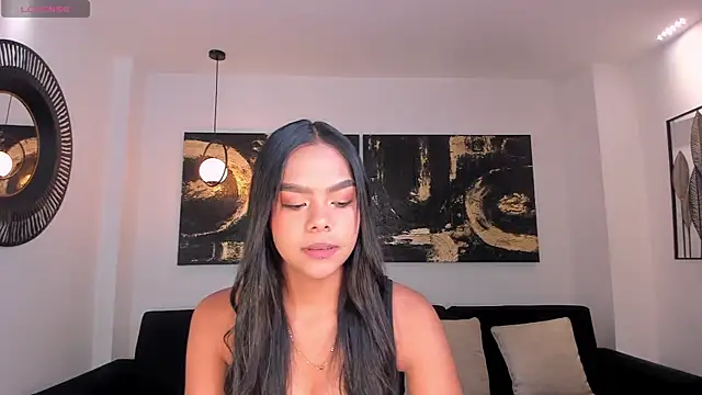 SaphiraJames online show from July 17, 2:51 am