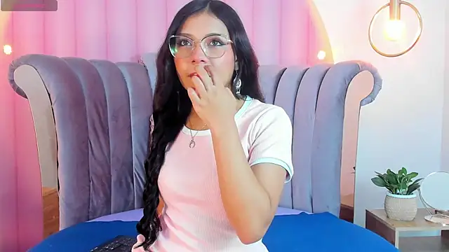 Snapshot of babe_vennus chatting on May 23, 1:26 pm babe vennus online show from May 23, 1:26 pm