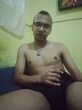 Marciosafado25 online show from May 3, 10:27 pm