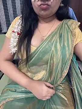 Snapshot of Tamil_Azhagie chatting on June 21, 9:50 pm Tamil Azhagie online show from June 21, 9:50 pm