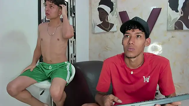 Snapshot of RED_BOYS_XXX chatting on May 29, 1:31 pm RED BOYS XXX online show from May 29, 1:31 pm