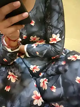 Snapshot of Seema_yadav01 chatting on May 11, 5:46 am Seema yadav01 online show from May 11, 5:46 am