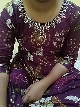 Snapshot of Seema_yadav01 chatting on May 21, 8:43 am Seema yadav01 online show from May 21, 8:43 am