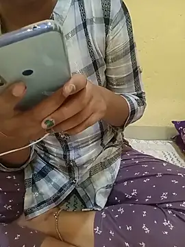 Snapshot of Seema_yadav01 chatting on May 28, 5:27 am Seema yadav01 online show from May 28, 5:27 am