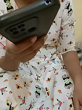 Snapshot of Seema_yadav01 chatting on July 14, 5:01 am Seema yadav01 online show from July 14, 5:01 am