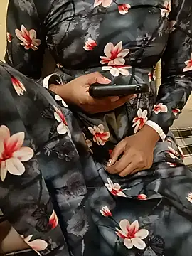 Snapshot of Seema_yadav01 chatting on July 22, 10:40 am Seema yadav01 online show from July 22, 10:40 am