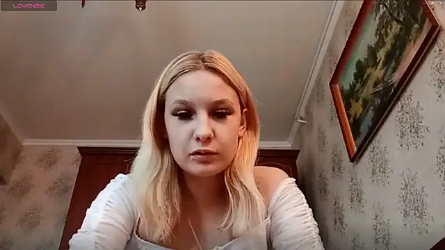 Snapshot of SharriLeisey chatting on June 2, 10:17 am SharriLeisey online show from June 2, 10:17 am