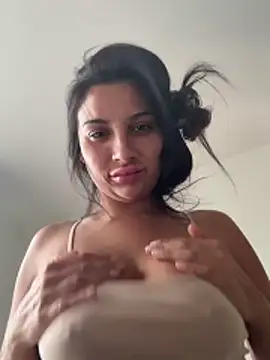 Snapshot of Miss_juicybabes chatting on June 1, 1:46 pm Miss juicybabes online show from June 1, 1:46 pm
