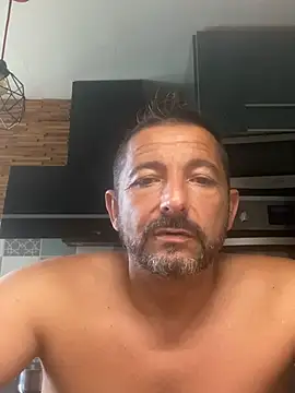Snapshot of daddy3945 chatting on May 31, 7:37 am daddy3945 online show from May 31, 7:37 am