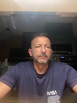 Snapshot of daddy3945 chatting on June 10, 4:01 am daddy3945 online show from June 10, 4:01 am