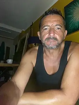 Snapshot of daddy3945 chatting on June 27, 9:25 am daddy3945 online show from June 27, 9:25 am