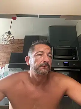 Snapshot of daddy3945 chatting on July 17, 5:36 am daddy3945 online show from July 17, 5:36 am