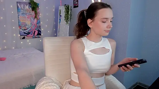Elvienne online show from June 7, 3:21 am