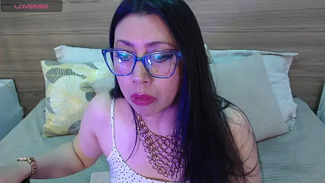 Snapshot of FranciscaVera chatting on June 10, 8:52 pm FranciscaVera online show from June 10, 8:52 pm
