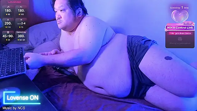 Snapshot of ChubbyBEAR039 chatting on July 14, 1:06 pm ChubbyBEAR039 online show from July 14, 1:06 pm