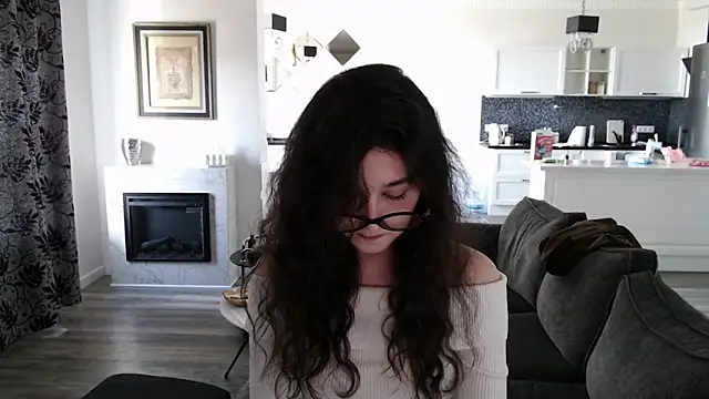 cute lilia online show from May 3, 12:44 pm
