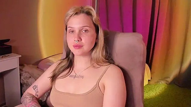 hellfirekiss online show from June 3, 2:33 pm