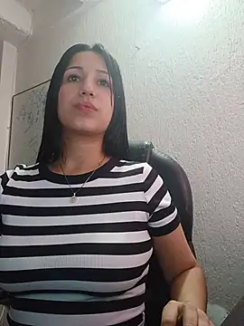 Snapshot of gaby_cute4u chatting on August 5, 3:09 am gaby cute4u online show from August 5, 3:09 am