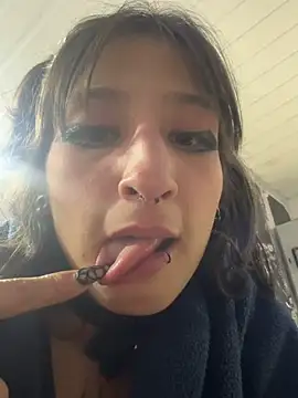 Snapshot of Evelin_Hellsing chatting on June 14, 2:24 am Evelin Hellsing online show from June 14, 2:24 am