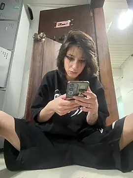 Snapshot of Evelin_Hellsing chatting on June 16, 12:13 am Evelin Hellsing online show from June 16, 12:13 am