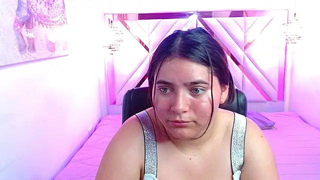 Laurha  online show from May 15, 7:54 pm