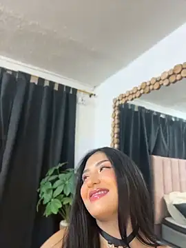 Snapshot of SabrinaX_X chatting on June 10, 11:24 pm SabrinaX X online show from June 10, 11:24 pm