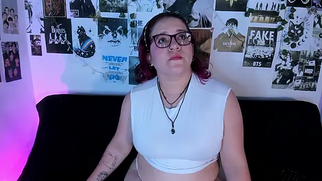 Snapshot of helleen21 chatting on June 11, 4:21 am helleen21 online show from June 11, 4:21 am