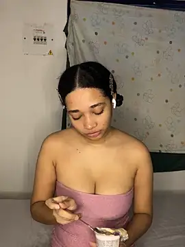 Snapshot of _sweetSabrina- chatting on June 21, 1:46 pm sweetSabrina- online show from June 21, 1:46 pm