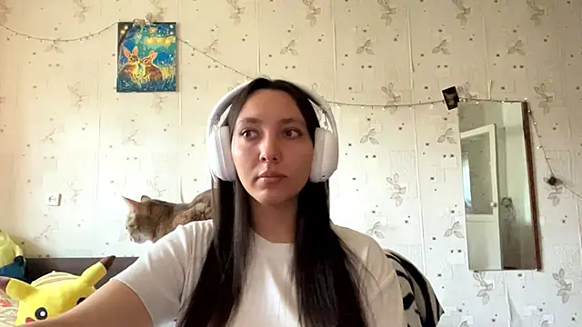 Snapshot of SheeringGape chatting on May 19, 1:33 am SheeringGape online show from May 19, 1:33 am
