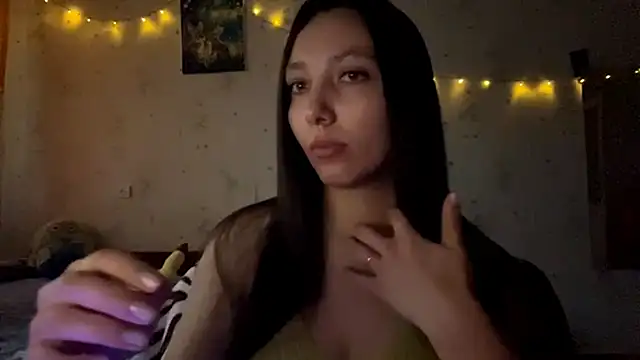 Snapshot of SheeringGape chatting on June 9, 1:28 am SheeringGape online show from June 9, 1:28 am