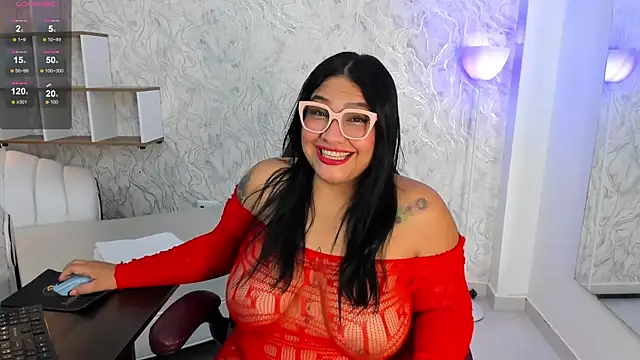 Snapshot of Davila_dior chatting on June 2, 3:52 am Davila dior online show from June 2, 3:52 am