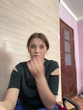 Blossom Emily online show from May 5, 6:32 am