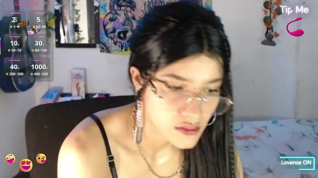 Snapshot of bastethott chatting on July 5, 7:37 am bastethott online show from July 5, 7:37 am