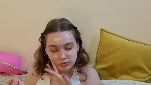 Snapshot of JolieDerringer chatting on June 10, 7:51 am JolieDerringer online show from June 10, 7:51 am
