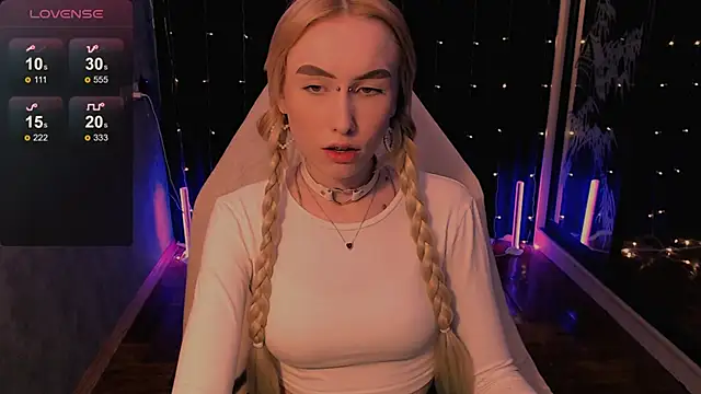 GoddessBambi online show from May 13, 8:44 am
