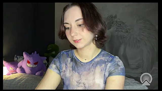 Snapshot of Amalia_Lambert_13 chatting on May 14, 8:26 pm Amalia Lambert 13 online show from May 14, 8:26 pm