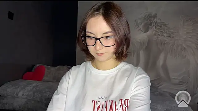 Snapshot of Amalia_Lambert_13 chatting on May 28, 7:22 pm Amalia Lambert 13 online show from May 28, 7:22 pm