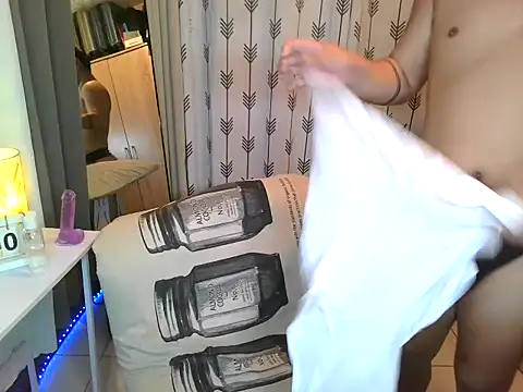 Ashtonfuckingboi online show from May 12, 5:21 pm
