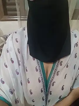 spicydalou3a online show from June 6, 10:25 pm