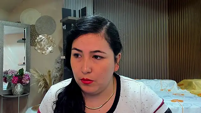 Snapshot of BBWLuxuryMuse chatting on May 7, 11:15 am BBWLuxuryMuse online show from May 7, 11:15 am