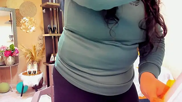Snapshot of BBWLuxuryMuse chatting on May 9, 11:59 am BBWLuxuryMuse online show from May 9, 11:59 am
