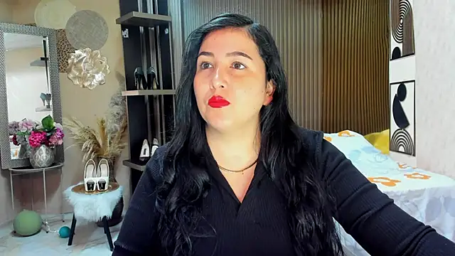 Snapshot of BBWLuxuryMuse chatting on May 13, 11:40 am BBWLuxuryMuse online show from May 13, 11:40 am