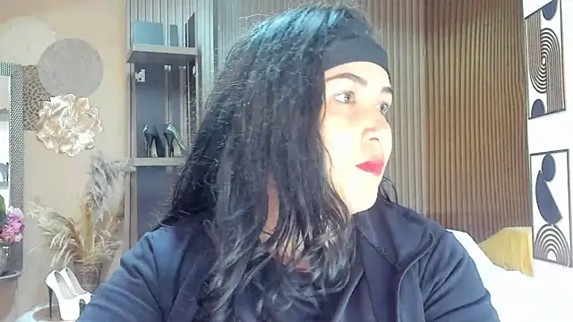 Snapshot of BBWLuxuryMuse chatting on May 22, 11:38 am BBWLuxuryMuse online show from May 22, 11:38 am