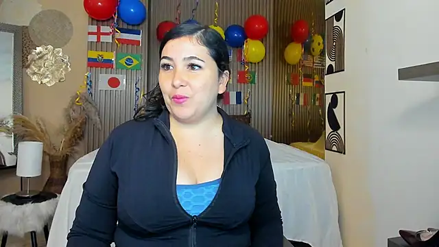 Snapshot of BBWLuxuryMuse chatting on June 15, 12:07 pm BBWLuxuryMuse online show from June 15, 12:07 pm