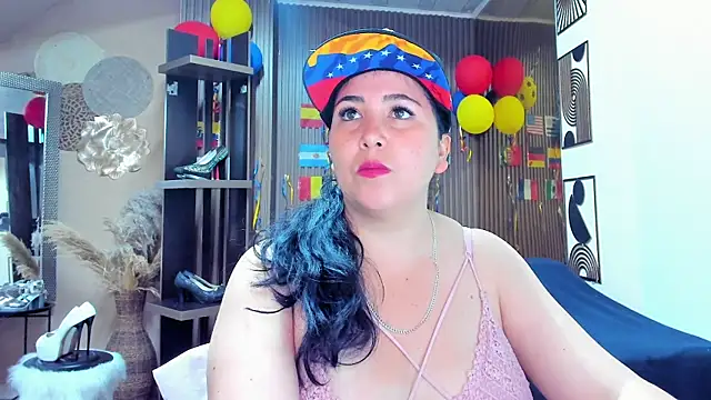 Snapshot of BBWLuxuryMuse chatting on July 8, 11:15 am BBWLuxuryMuse online show from July 8, 11:15 am