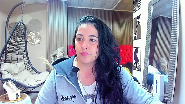 Snapshot of BBWLuxuryMuse chatting on July 28, 12:23 pm BBWLuxuryMuse online show from July 28, 12:23 pm