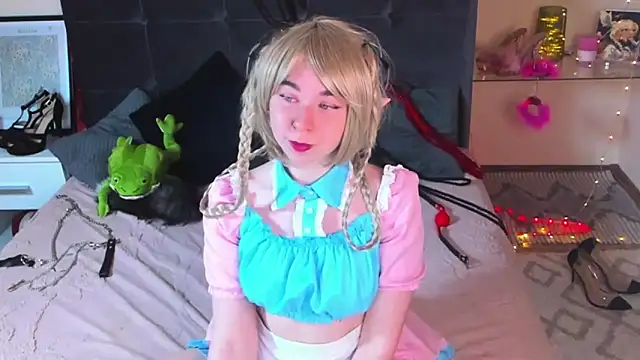 AlexxisSkky online show from May 25, 5:35 am