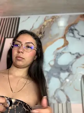 Julieth ec online show from May 27, 12:24 pm